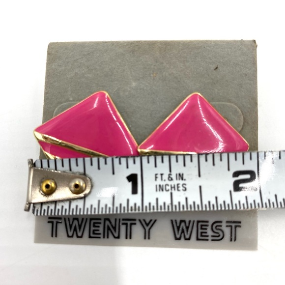 Vintage 80s Earrings Pierced Enamel Pink Square Lightweight Pressed Metal. - Picture 2 of 4